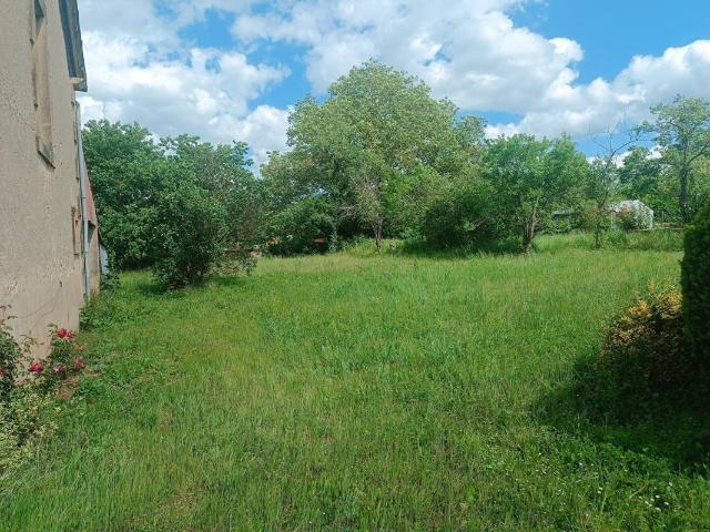 MAISON 3 CHAMBRES, AGREABLE TERRAIN CLOS ET ARBORE DE 1500 m