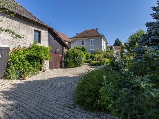 Maison 3 chambres avec dépendances et jardin