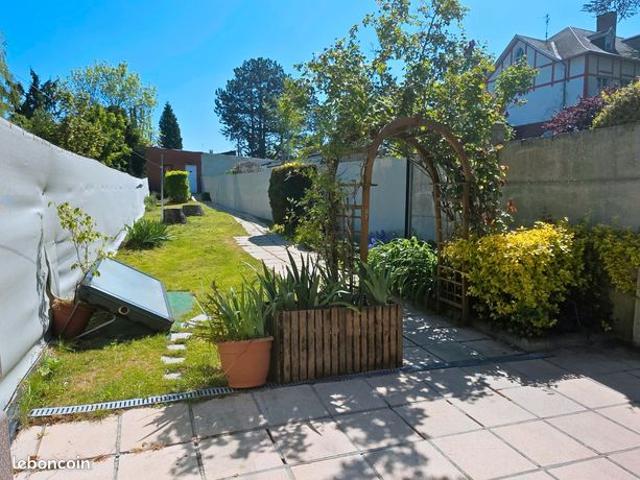 Maison 3 chambres avec garage, jardin et DPE C