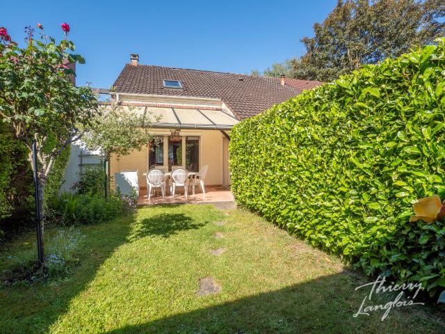 MAISON 3 CHAMBRES AVEC JARDIN ET GARAGE A VILLENEUVE D'ASCQ RARE SUR LE SECTEUR !