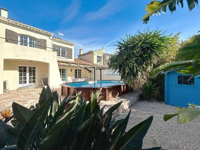Maison 3 chambres avec piscine et garage
