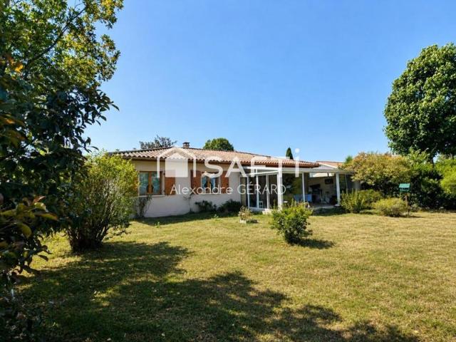 Maison 3 chambres avec véranda, garage et jardin arboré à Cazaux