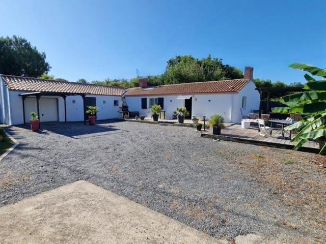 Maison 3 chambres avec 4000m2 de jardin boisé