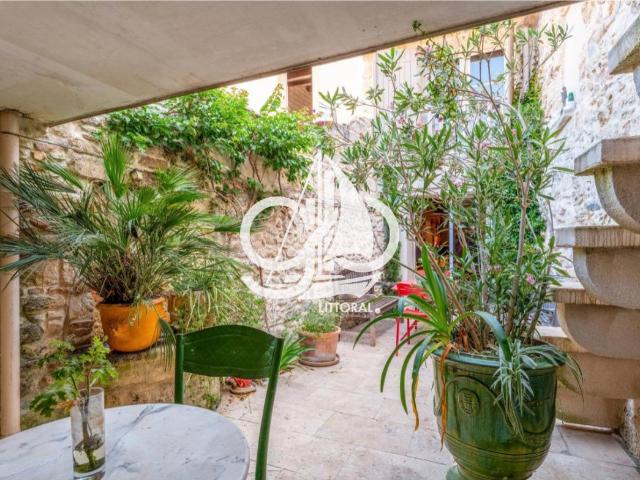 Maison 3 chambres cour extérieure AIGUES MORTES Intra Muros 103m² Aigues Mortes