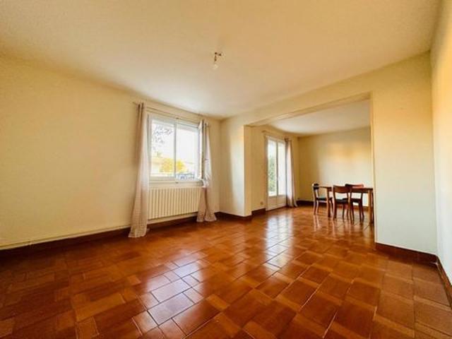 Maison 3 chambres de plain pied avec commerces à proximité