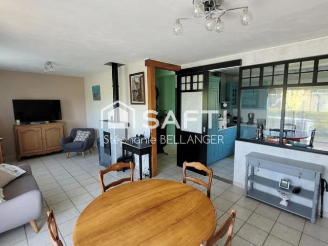 Maison 3 chambres, double garage, grand terrain constructible de 1524m2
