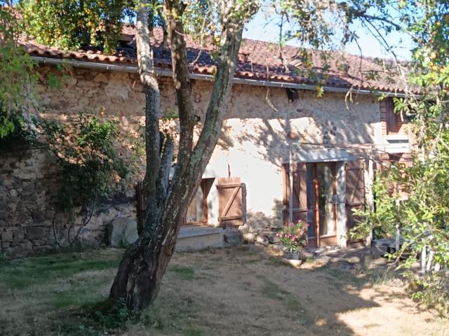Maison 3 chambres en pierres avec grange