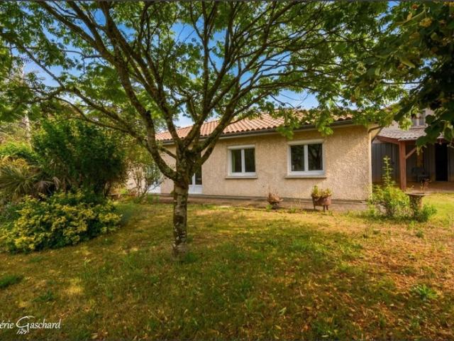 Maison 3 chambres et dépendances à SABLONS Gironde