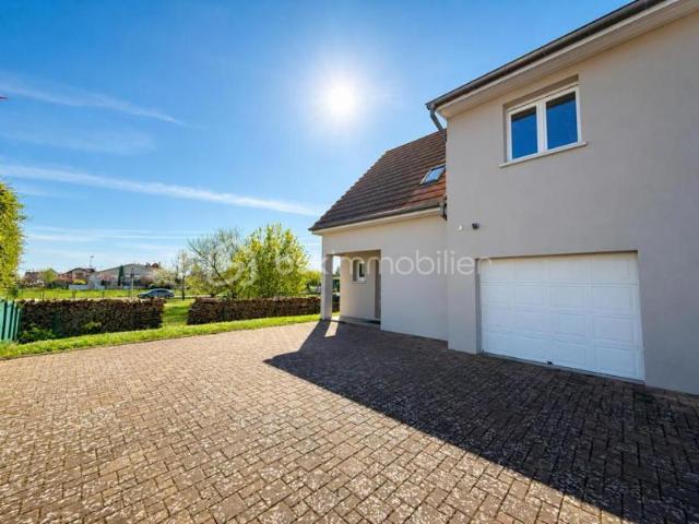 Maison 3 chambres, garage, sous sol et jardin
