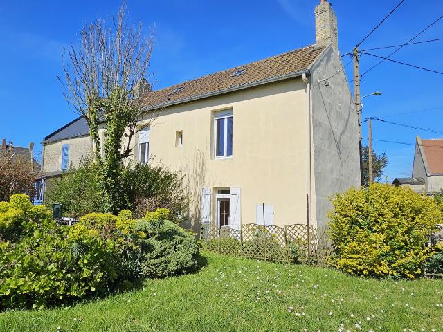 Maison 3 chambres + grenier aménageable Jardin plein sud Proche port et plage