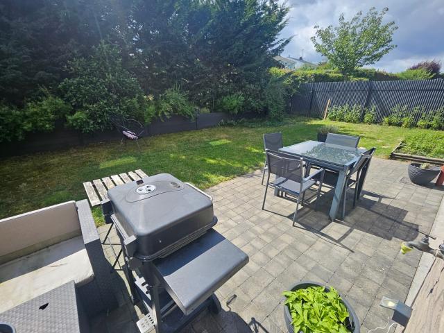 MAISON 3 CHAMBRES JARDIN GARAGE STATIONNEMENT PRIVE