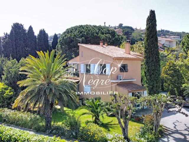 MAISON 3 CHAMBRES JARDIN ET GARAGE À VENDRE SAINT CLAIR LE LAVANDOU