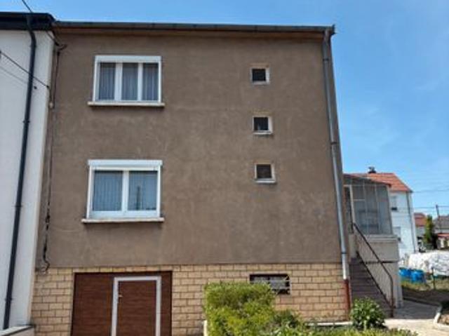 Maison 3 chambres jardin sous sol complet et garages