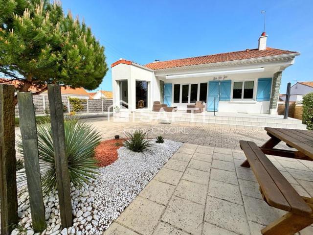 Maison 3 chambres + studio indépendant 700 m plage