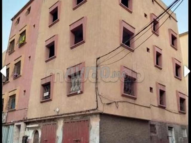 Maison 3 étages 3 façades 2 magasins