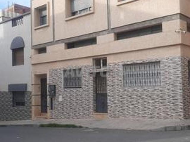 Maison 3 étages près de la grande piscine, quartier Yacoub El Mansour