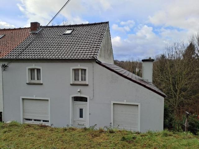 Maison 3 façades avec jardin dans une rue sans issue