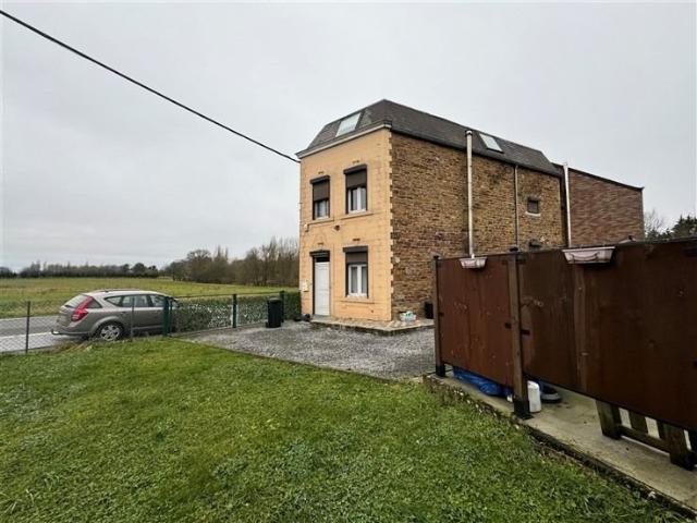 Maison 3 façades avec jardin