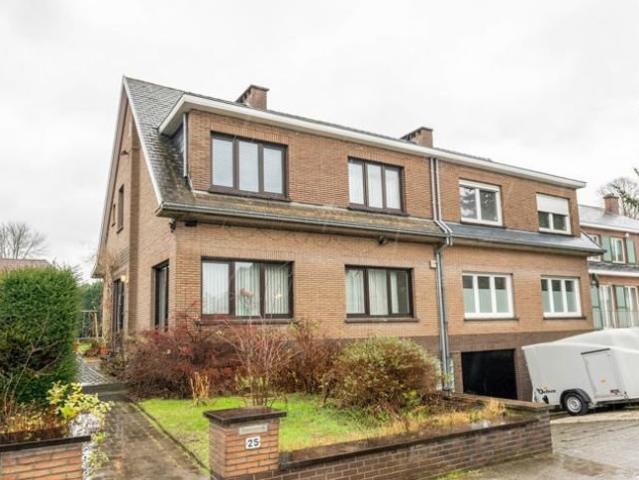 Maison 3 façades à proximité de l'école Allemande !