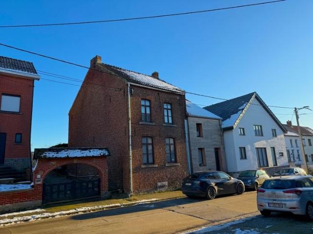 Maison 3 façades à rénover intégralement à Liberchies
