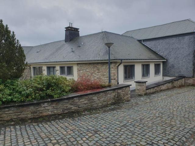 Maison 3 façades 3 ch à Stavelot, 129m²