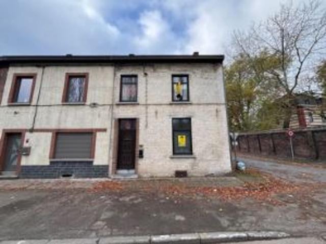 Maison 3 façades 3 chambres avec garage et cour