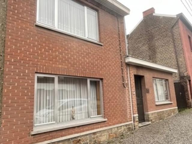 MAISON 3 FACADES AVEC JARDIN