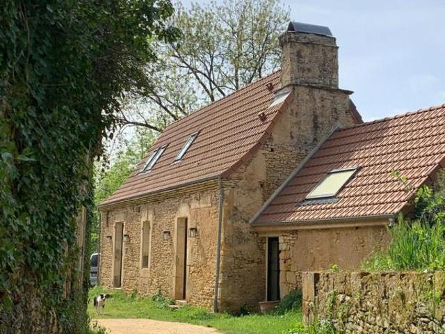 Maison 3 pièce s 99.54 m2 Dépendances 211 m2 terrain 3518 m2