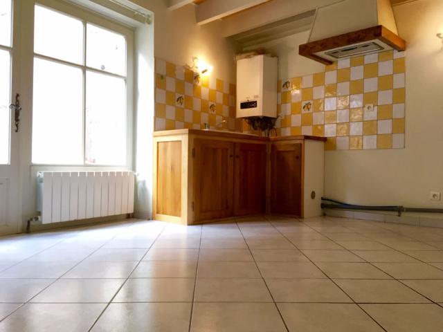 Maison 3 pièces, 101 m² à louer à Castelmoron sur Lot 47260