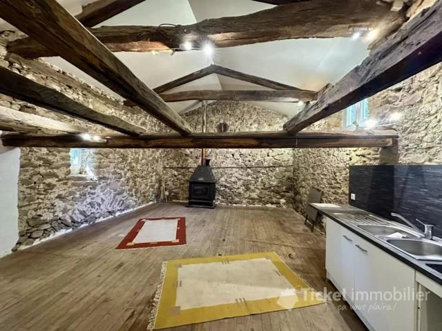Maison 3 pièces 101m2 avec 3 hectares de terrain