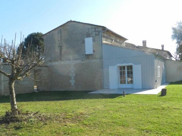 Maison 3 pièces, 115 m² à louer à Beychac et Caillau 33750