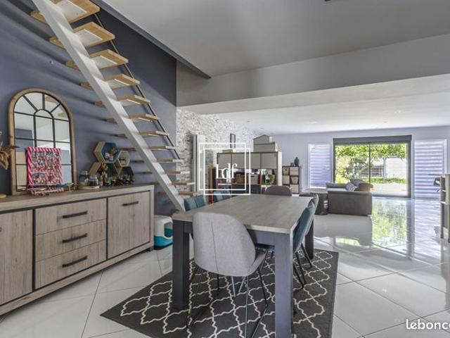 Maison 3 pièces 111 m²