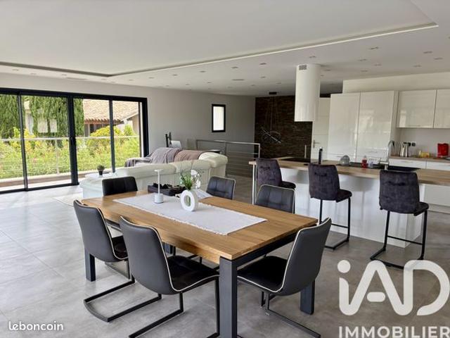 Maison 3 pièces 135 m²