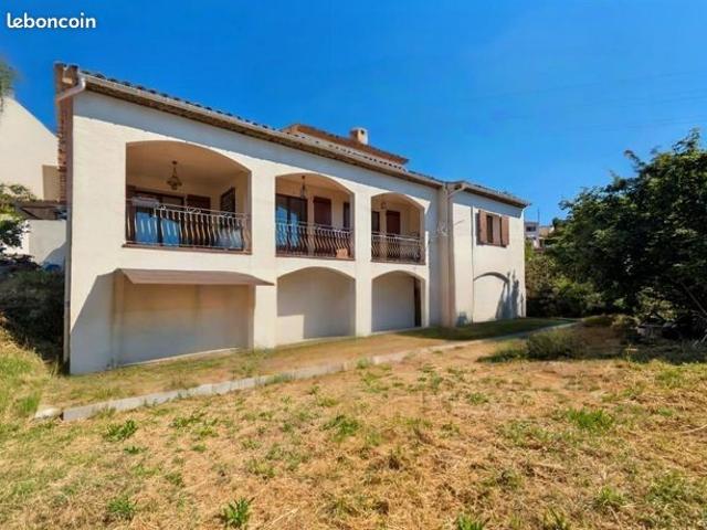 Maison 3 pièces 130 m²