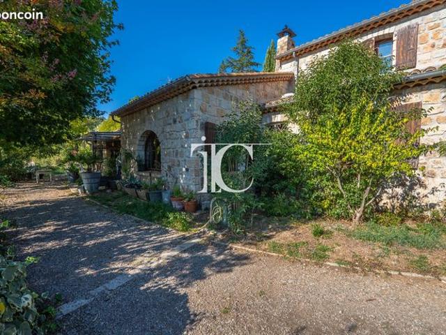Maison 3 pièces 145 m²