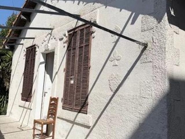Maison 3 pièces 1400 m²