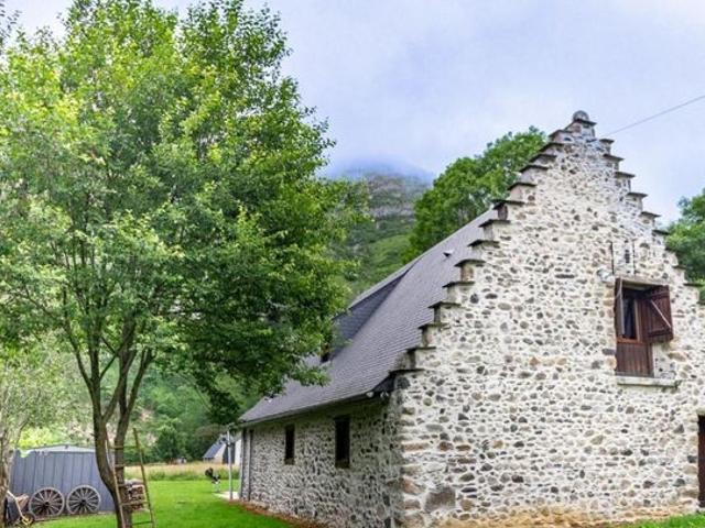 Maison 3 pièces 140 m²