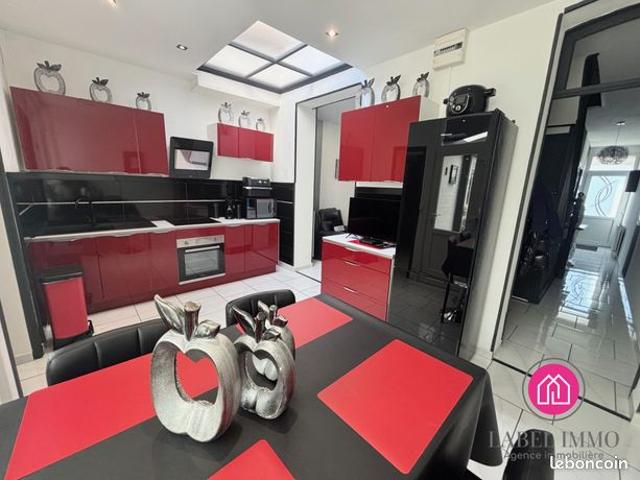 Maison 3 pièces 140 m²