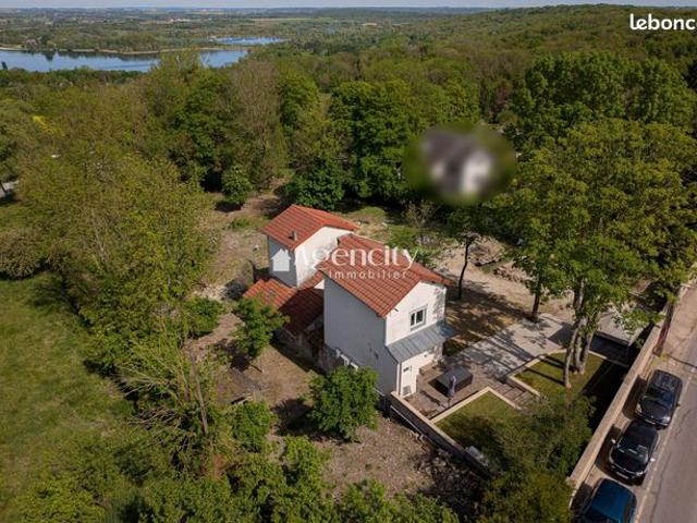 Maison 3 pièces 155 m²