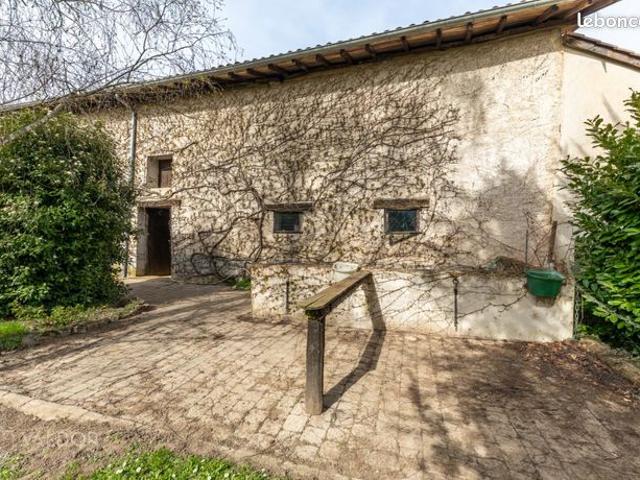 Maison 3 pièces 210 m²