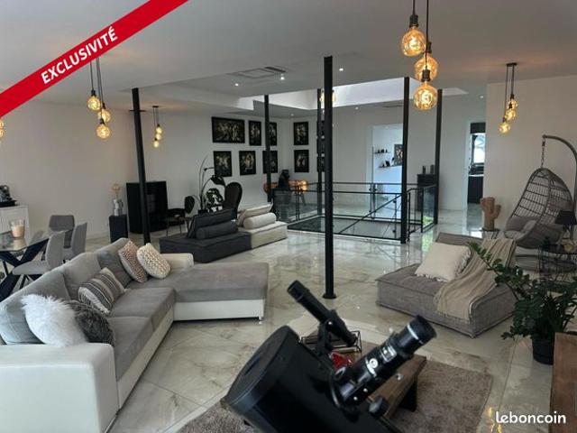 Maison 3 pièces 230 m²