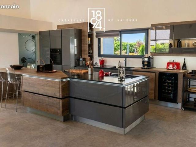 Maison 3 pièces 252 m²