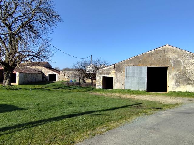 Maison 3 pièces 295 m²