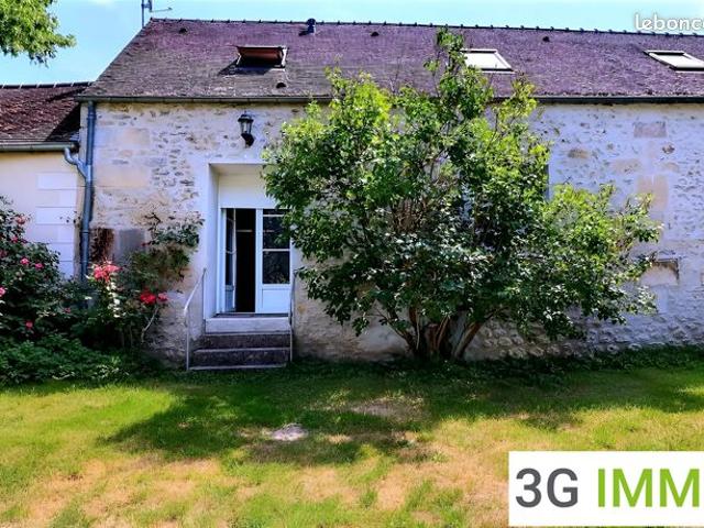 Maison 3 pièces |2 chambres | Jardinet | Proche commodités