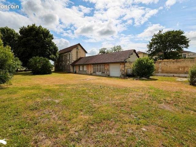 Maison 3 pièces 300 m²