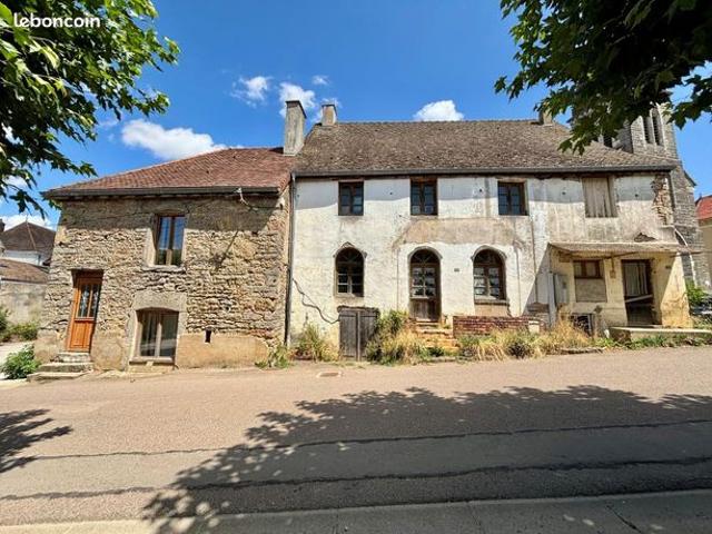 Maison 3 pièces 300 m²