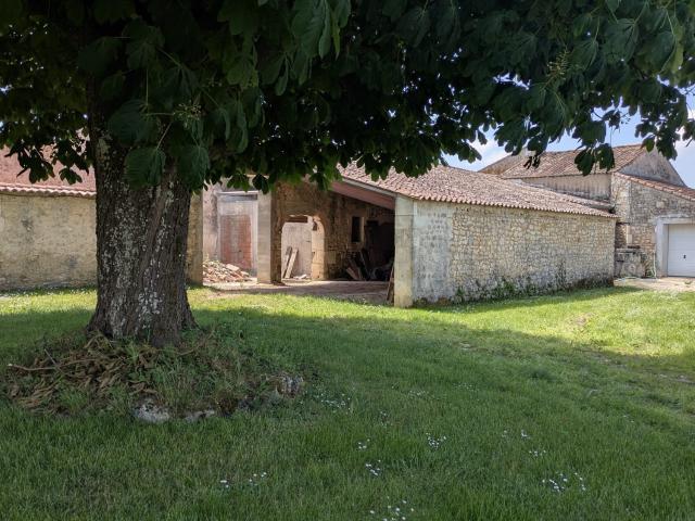Maison 3 pièces 315 m²