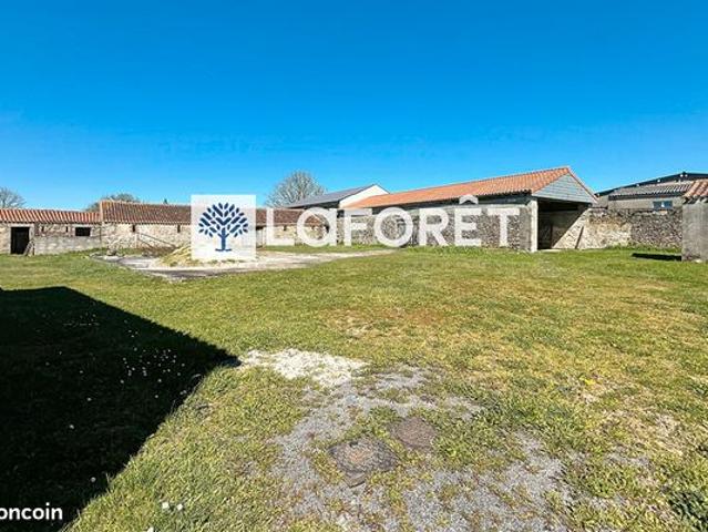 Maison 3 pièces 318 m²