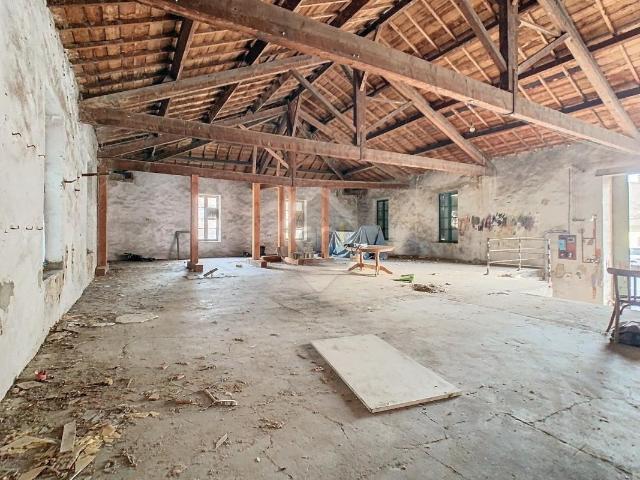Maison 3 pièces 360 m²