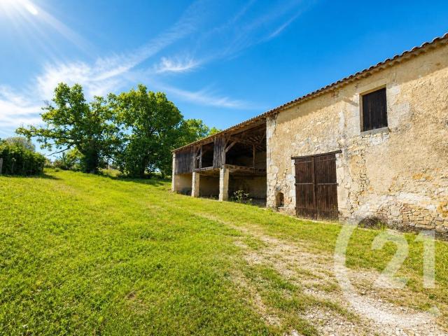Maison 3 pièces 384 m²